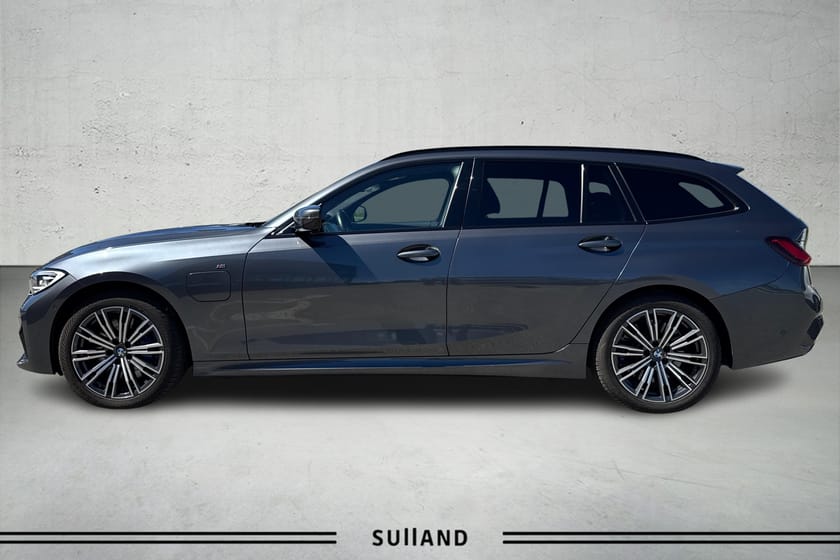 Bilde 2 av BMW 330e xDrive Touring LAZER | HENGERFESTE | M-SPORT