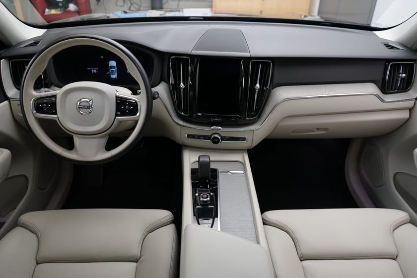 Bild 5 av Volvo XC60 Recharge T6 Plus Dark, Dragkrok, Navigation