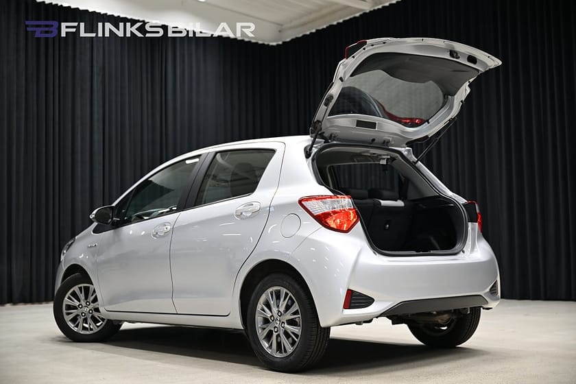 Bild 5 av Toyota Yaris Hybrid e-CVT 2 Brukare Backkamera Årsskatt 360kr