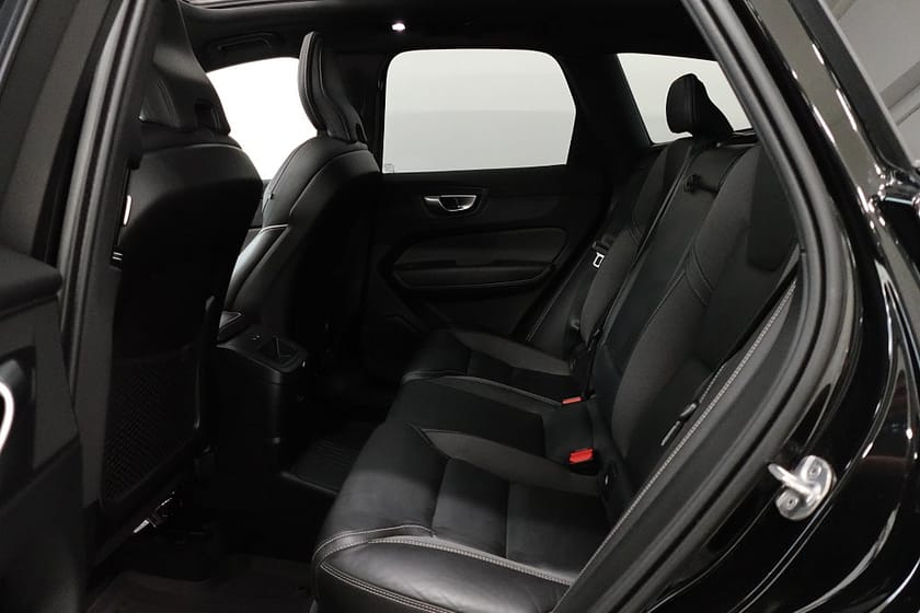 Bild 5 av Volvo XC60 Recharge T6 AWD Plus Dark Edt H/K Drag Pano 360° P-Värm