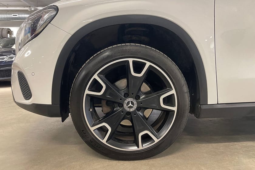 Bild 5 av Mercedes-Benz GLA 180 d Night Package / B-Kam / Navi / Keyless / Nyservad