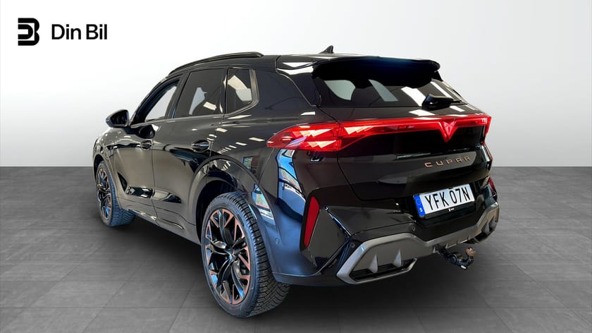 Bild 3 av CUPRA Terramar VZ e-Hybrid 1.5 E-HYB DRAG B-KAMERA PANO VÄRMARE 2