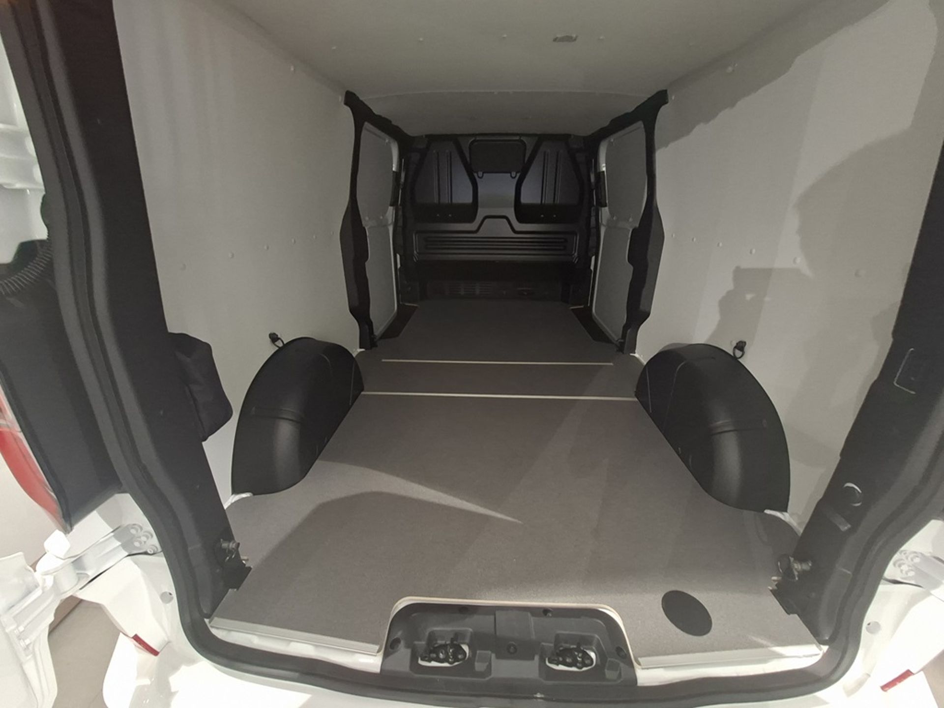 Volkswagen Transporter 2026, bild 5/6