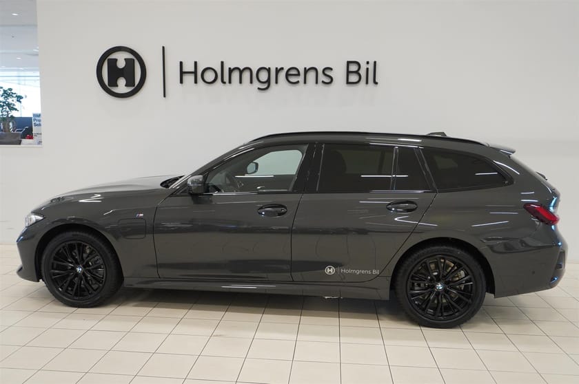 Bild 3 av BMW 330e xDrive Touring M Sport Active Ed Drag Aktiv Fartpilot HiFi