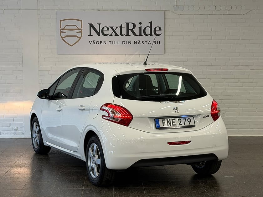 Bild 3 av Peugeot 208 5-dörrar 1.2 VTi 82 Euro 5 | SoV-hjul | 5300 mil |