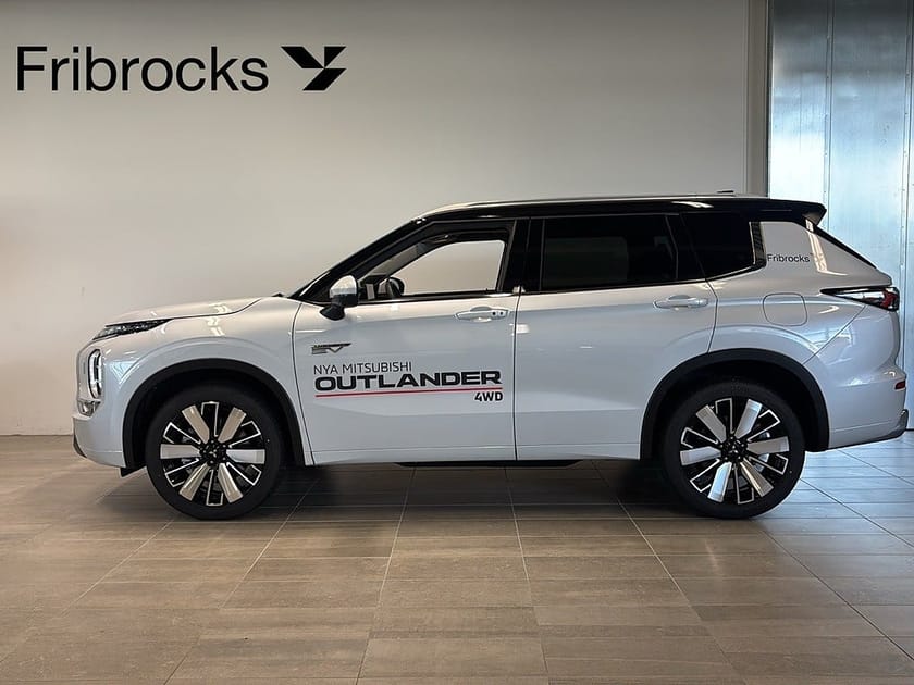 Bild 2 av Mitsubishi Outlander PHEV Instyle 4WD 85km*DEMOBIL*