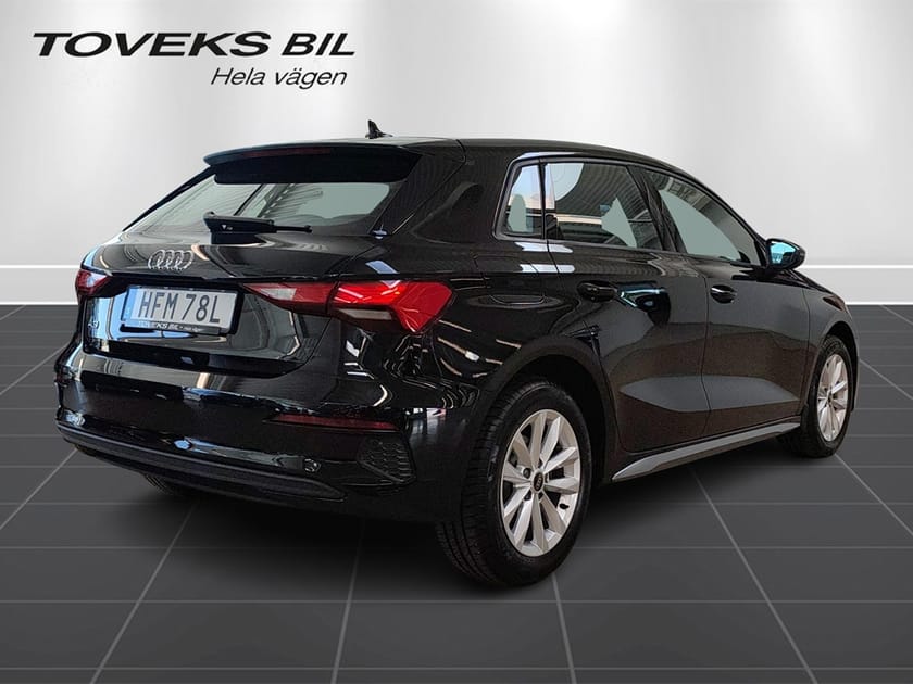 Bild 4 av Audi A3 Sportback 35 TFSI PROLINE 150 HK Apple Carlplay