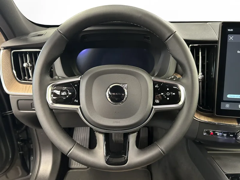 Bild 9 av 13 – Volvo XC60 T6 Plus Dark Nordic Edition Plus Nordic Edition
