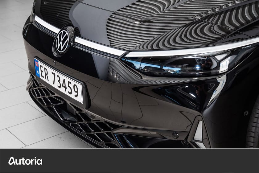 Bilde 2 av Volkswagen ID.7 GTX Tourer
