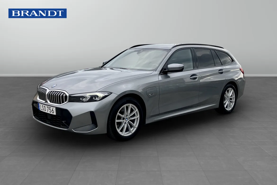 BMW 330e xDrive Touring