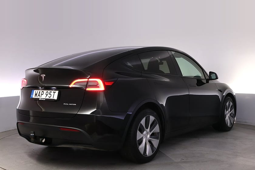 Bild 5 av Tesla Model Y Long Range AWD Autopilot Panorama Drag