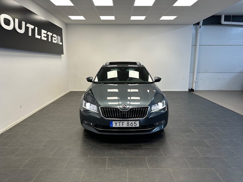 Bild 5 av Škoda Superb Kombi Skoda 2.0 TDI 4x4 Business Edition, L&K Navi Pano Drag