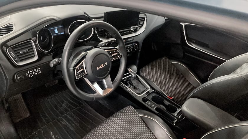 Bild 4 av Kia Ceed Sportswagon Plug-in Hybrid SW PHEV ADVANCE Backkamera P-sensor