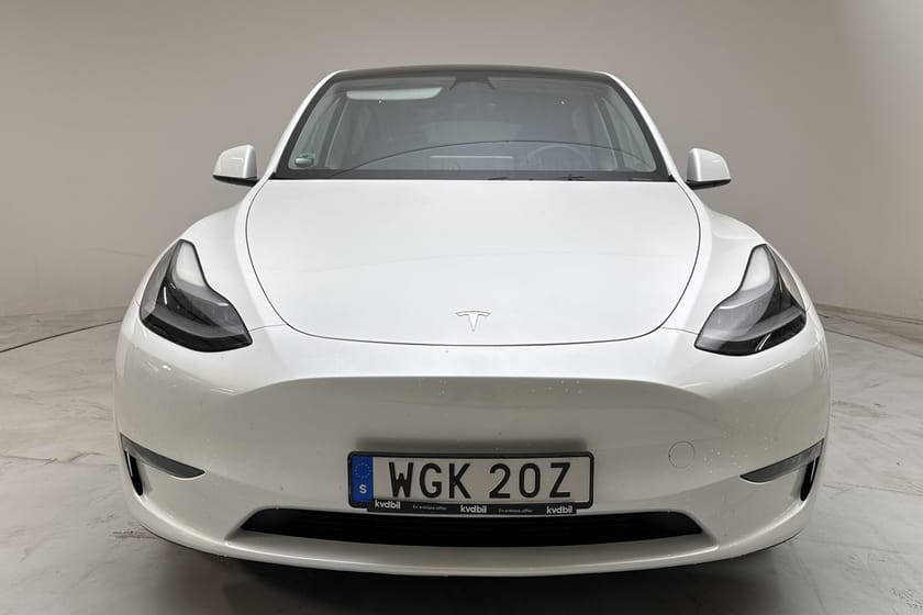 Bild 5 av Tesla Model Y Long Range AWD Dual Motor Läder Drag