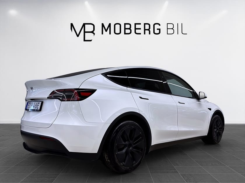 Bild 5 av Tesla Model Y Standard Range RWD 299hk Helg på Moberg! Pano Premium Navi 360