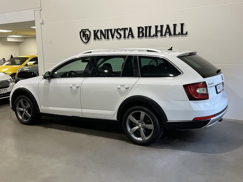 Bild 2 av Škoda Octavia Scout Skoda 2.0 TDI 4x4 Premium Cockpit Canton Drag 184hk