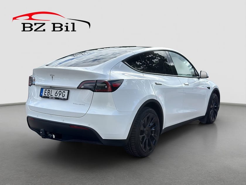 Bild 4 av Tesla Model Y Long Range AWD Drag Pano Moms Värmepump