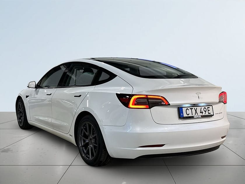Bild 5 av Tesla Model 3 Long Range AWD 360° Drag Pano Värmepump GPS S/V-hjul