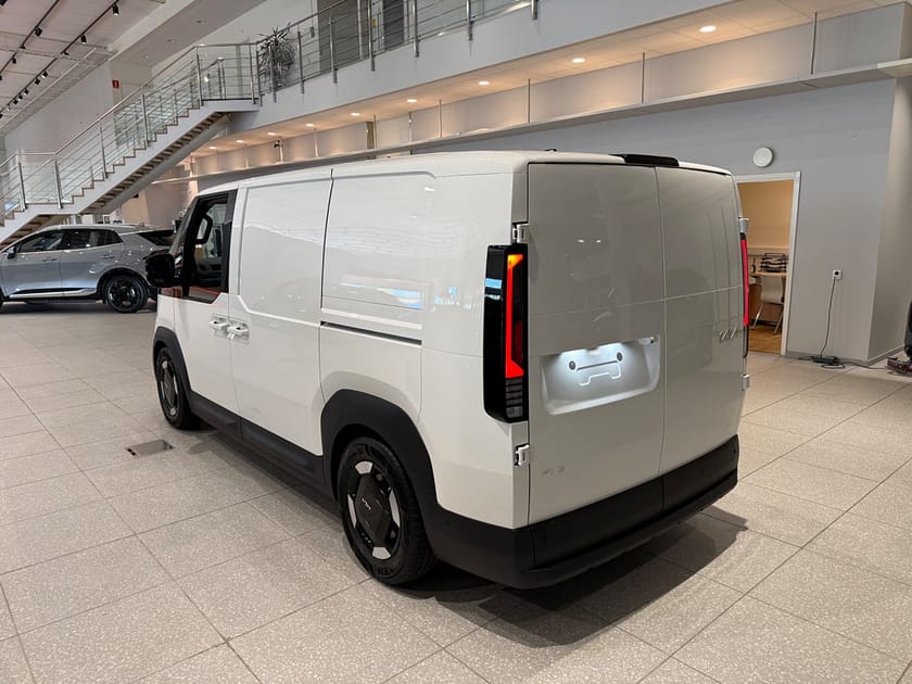 Bild 2 av Kia PV5 Cargo Plus Pro 4DR L2H1 Long Range Omgående Leverans