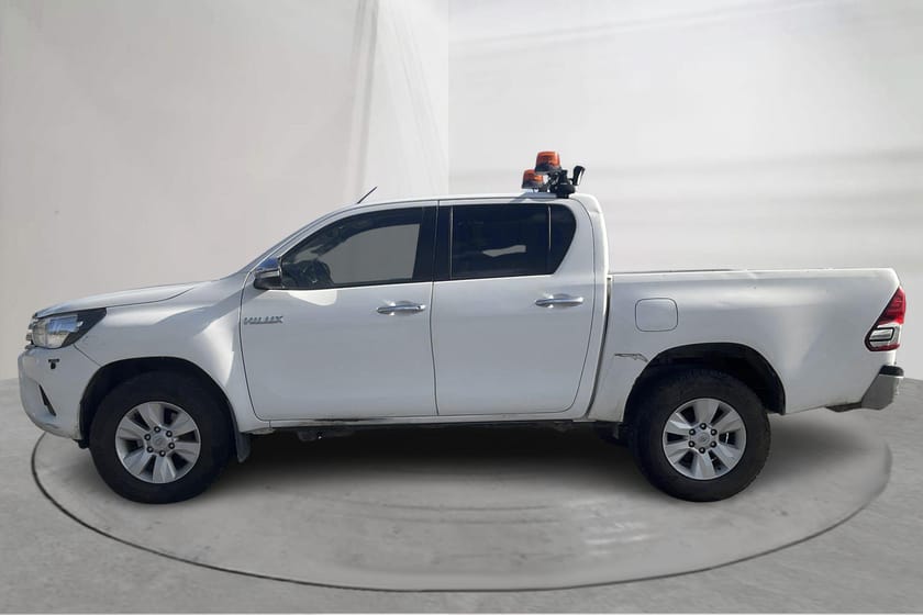 Bild 3 av Toyota Hilux Dubbelhytt 2.4 D 4WD (150hk) Reparationsobjekt