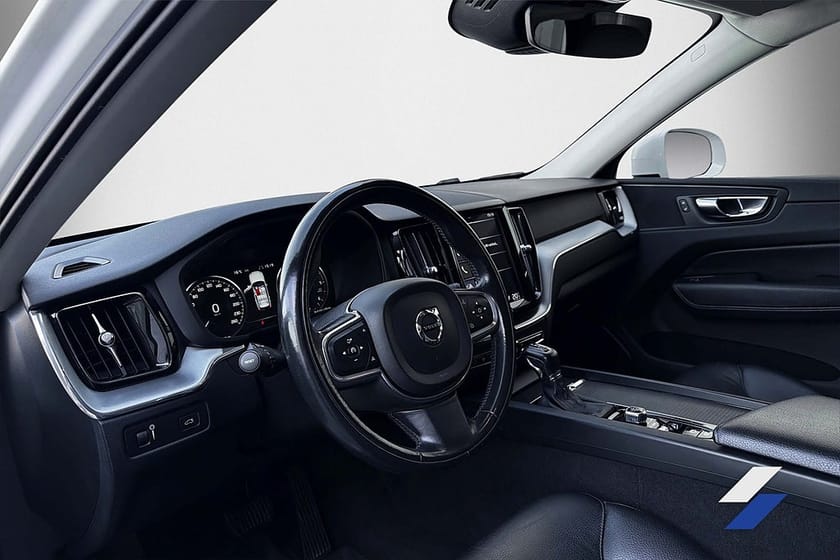 Bild 4 av Volvo XC60 D4 AWD Momentum Helskinn Kamera Värmare Drag SoV-däck