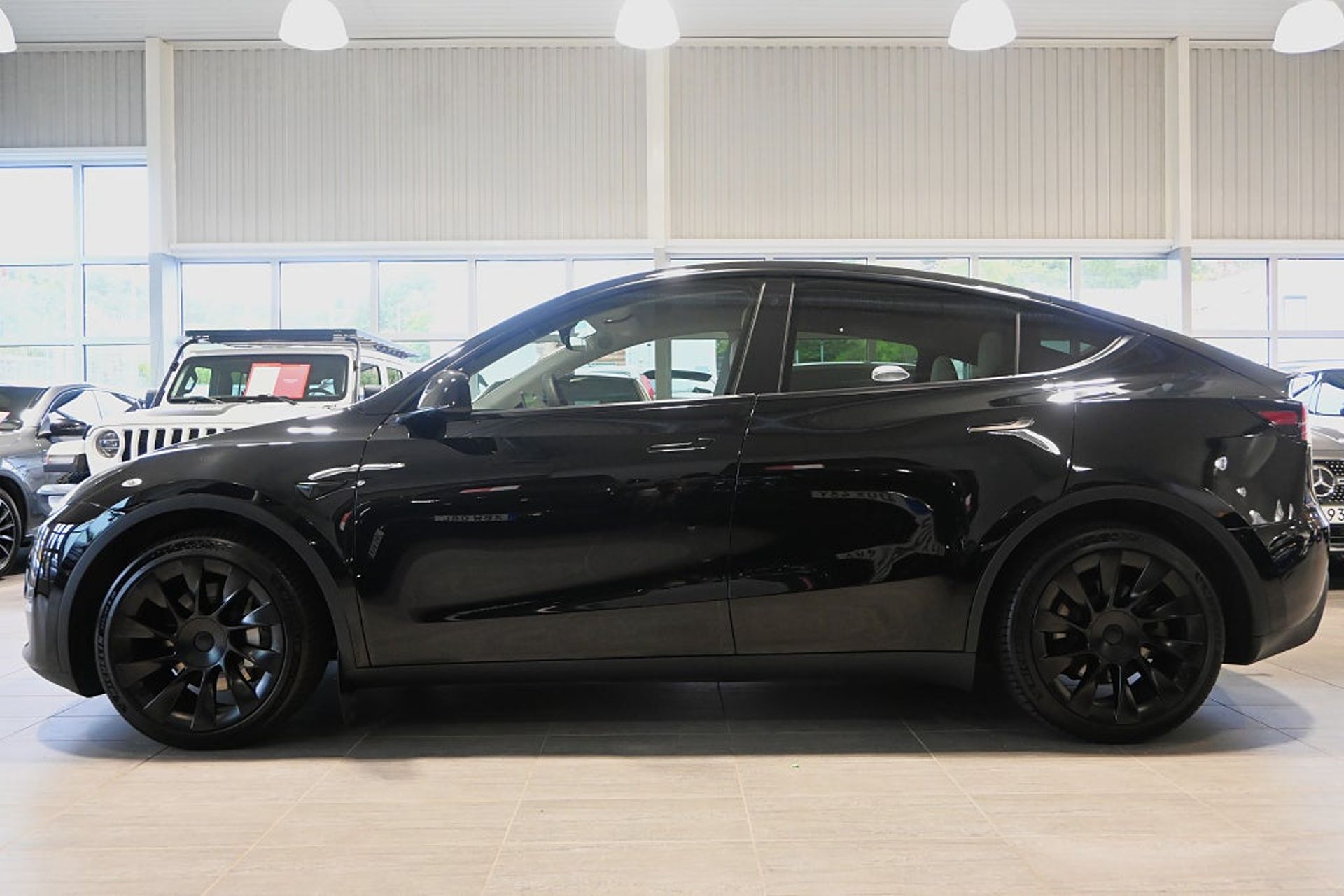 Tesla Model Y 2024, photo 2/10