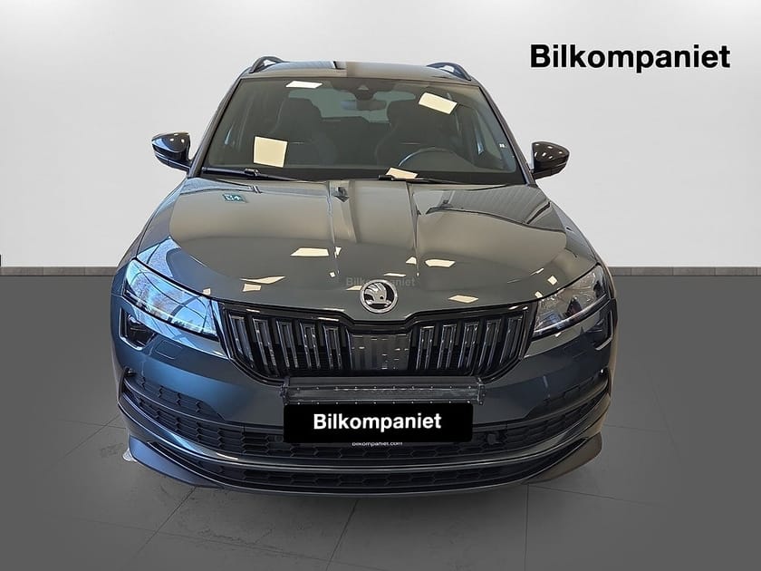 Bild 2 av Škoda Karoq Skoda 2.0 TSI 4x4 Sportline (Vinterhjul, Dragkrok, LED-ramp)