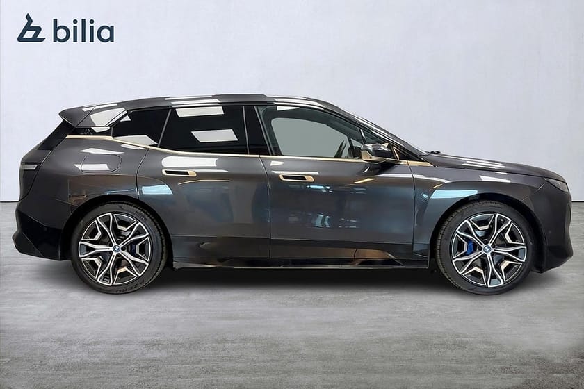 Bild 3 av BMW iX xDrive50 xDrive50/360°/Laser/Pano/B&W/Soft-Close/Drag