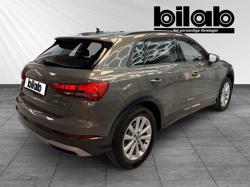 Bild 4 av Audi Q3 35 TFSI S-tronic 150hk VÄRMARE, DRAG, B&O, M