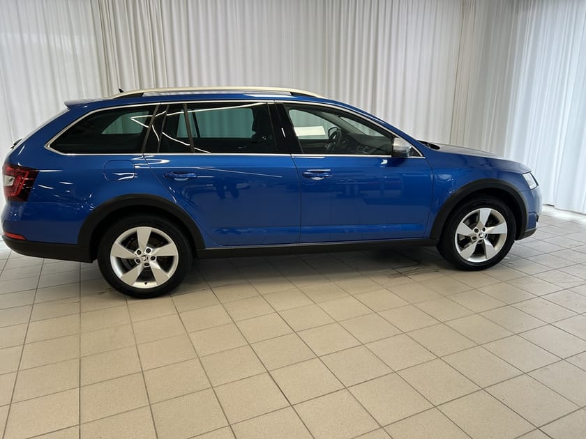 Bild 2 av Škoda Octavia Scout VIA COMBI 2,0 TSI 190 DSG 4X4