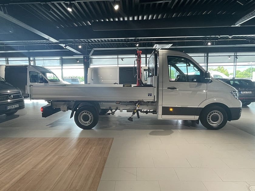 Bild 3 av Volkswagen Crafter Chassi Skåp kort hjulbas 35 Flakbil med KRAN