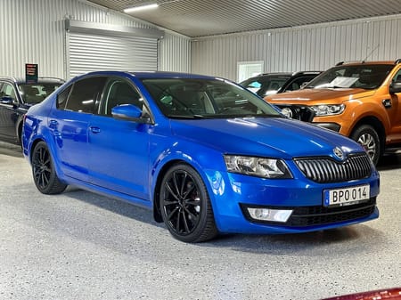 Škoda Octavia Skoda 1.6 TDI Ambition Euro 5 Kamrem Bytt Nya däck Ny bess