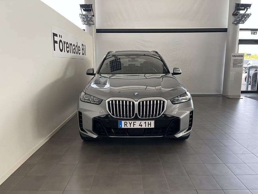 Bild 2 av BMW X5 xDrive50e 2,95%ränta M Sport 22" Innovation H/K Drag