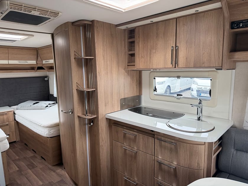 Bild 3 av Kabe Trailer Classic 560 GLE KS E2 * AC & Boxmarkis *