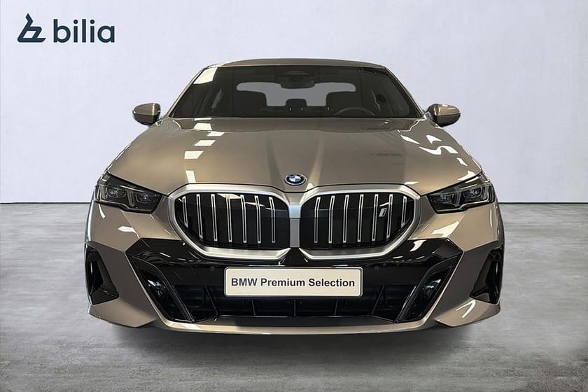 Bild 5 av BMW i5 xDrive40 Sedan xDrive 40 M-sport | H&K | Drag | Aktiv farth.