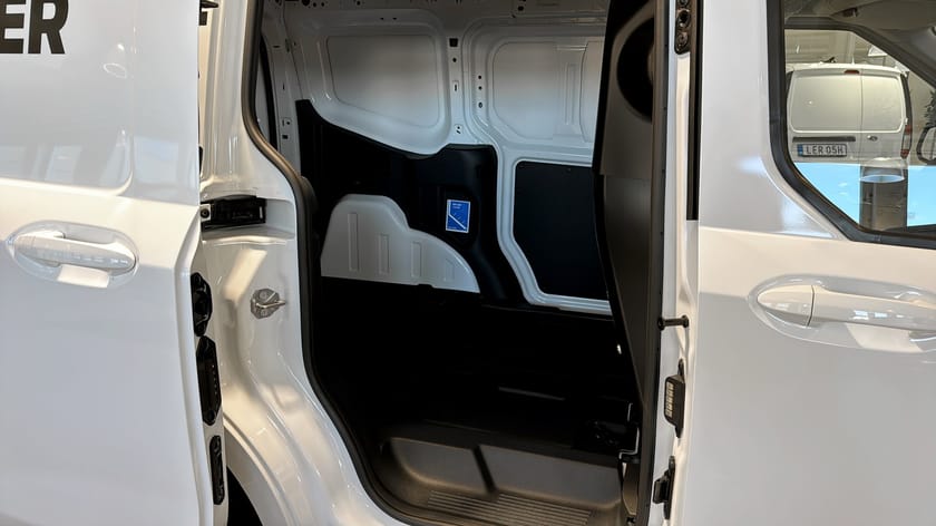 Bild 5 av Ford E-Transit Courier E-COURIER LIMITED SKÅP 136hk - Laddkort 1 år 15000 kr vid köp!