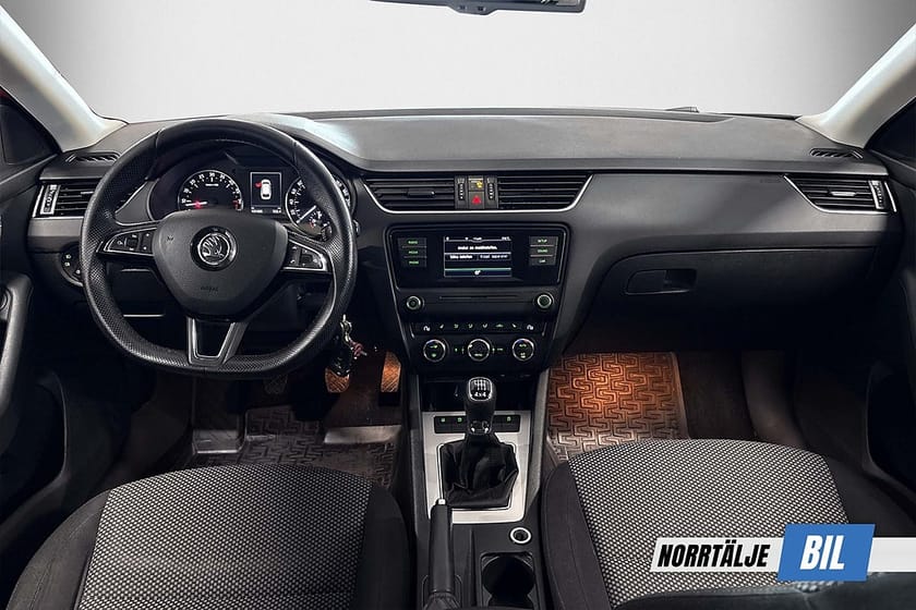Bild 2 av Škoda Octavia Kombi Skoda 1.6 110HK 4x4 AMBITION DRAG VÄRMARE PDC BLUETOOTH