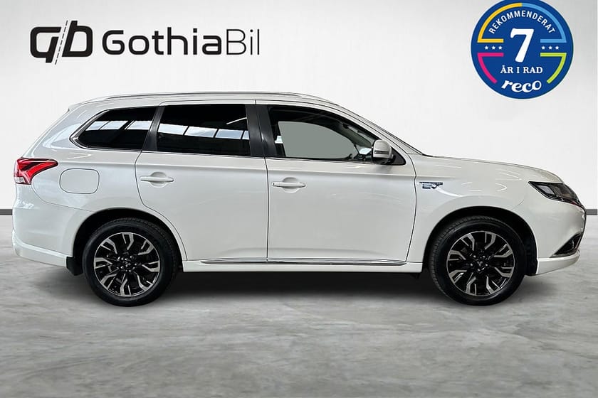 Bild 4 av Mitsubishi Outlander PHEV CVT Business Backkamera Farthållare Läder Dragkrok