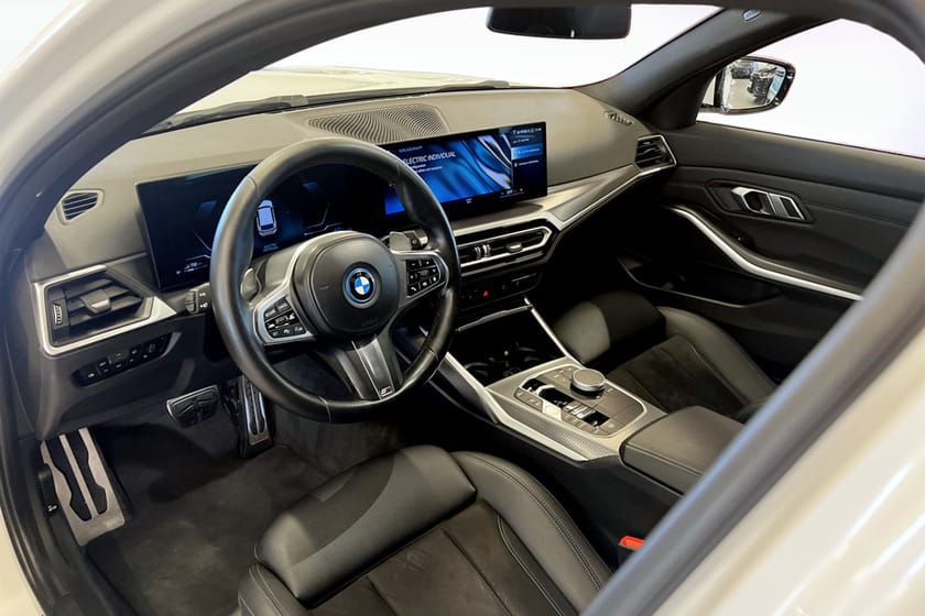Bild 5 av BMW 330e xDrive Touring M-Sport 292hk Business connected edition