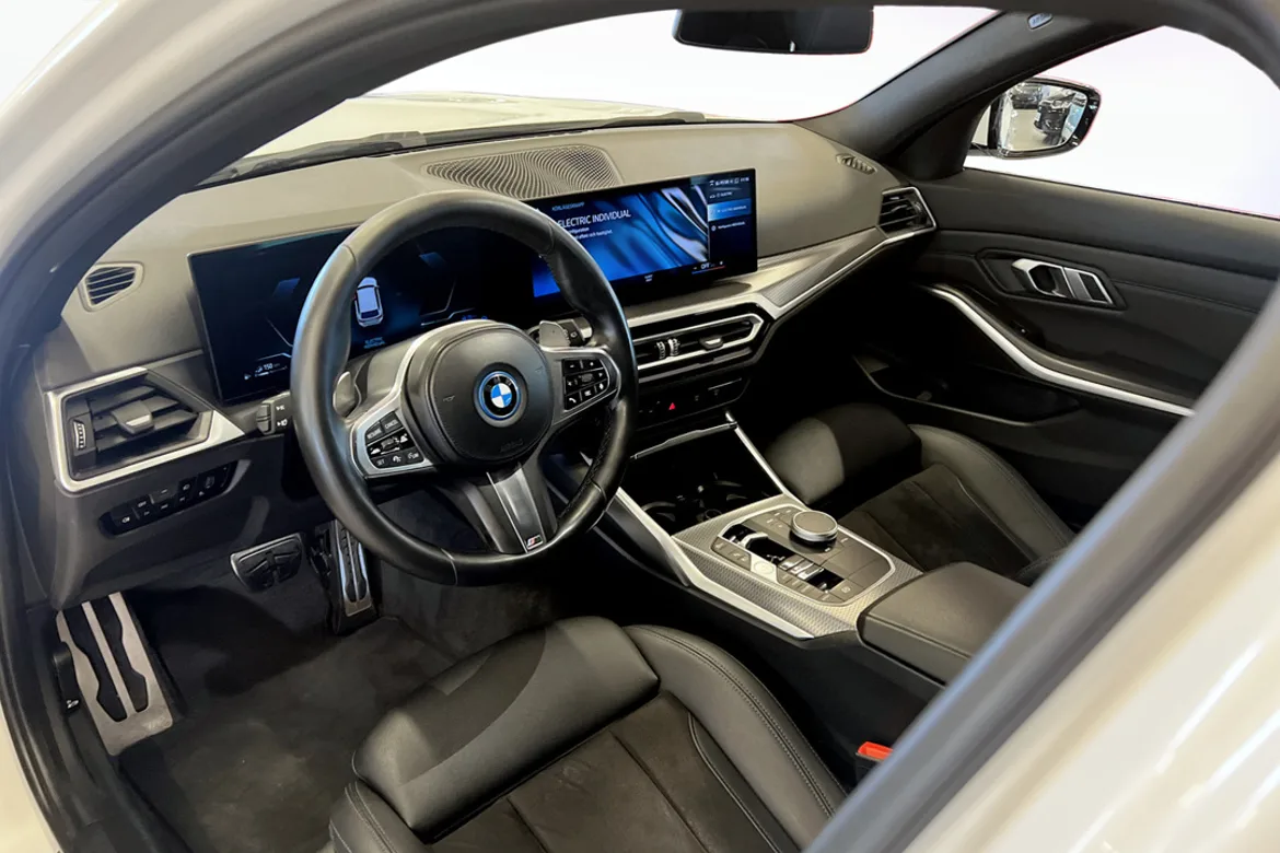 BMW 330e xDrive Touring