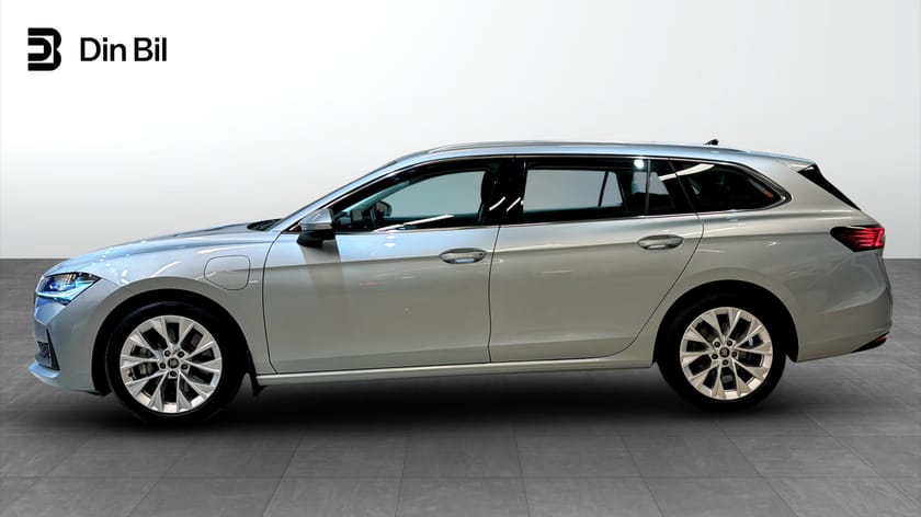 Bild 2 av Škoda Superb iV Kombi Selection DSG Drag/P-värmare