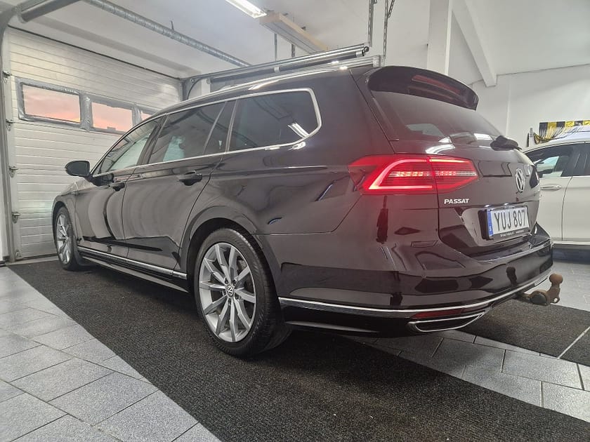 Bild 4 av Volkswagen Passat Sportscombi 2.0 TDI 190 hk R Line 4M GT Läder Cockpit