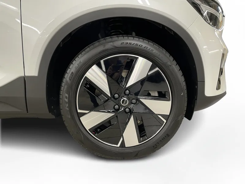 Bild 9 av 15 – Volvo EX40 Single Motor Extended Range ExtendedRange Plus SE Plus Special Edition