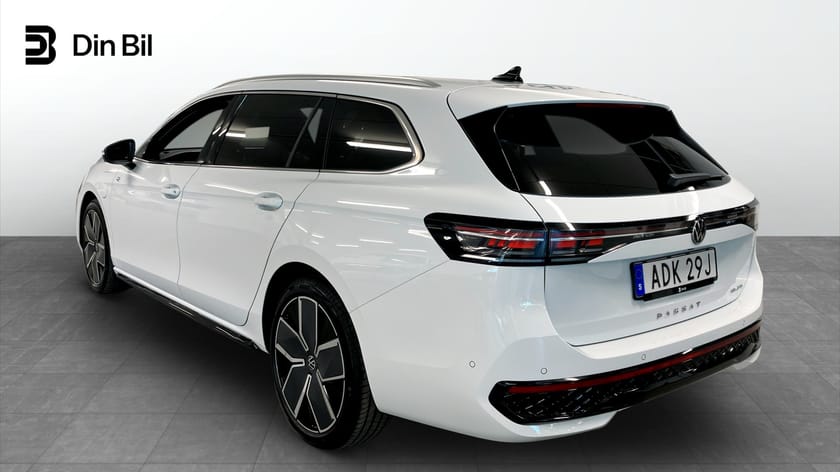 Bild 3 av Volkswagen Passat Variant eHybrid 1.5 TSI 272HK DSG/ Pano & Drag