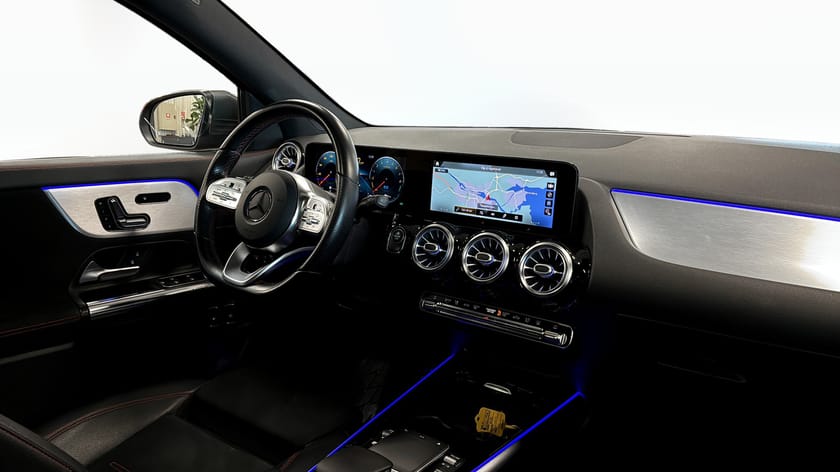 Bild 3 av Mercedes-Benz GLA 250 e AMG Line Premium Plus Panorama Navi Drag