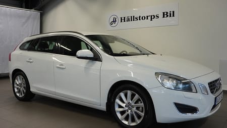 Volvo V60 D3 Geartronic/Momentum/AUTO/DRAG/PDC/VOC/KEYLESS-START