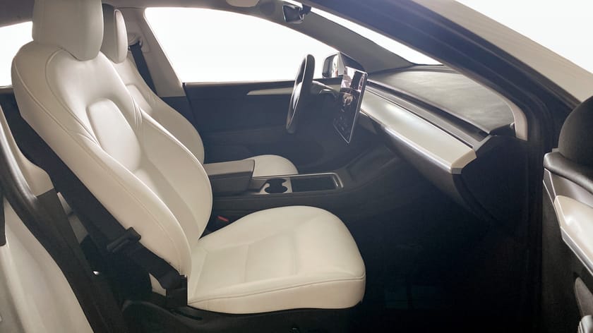 Bild 3 av Tesla Model Y Long Range AWD 514hk Drag
