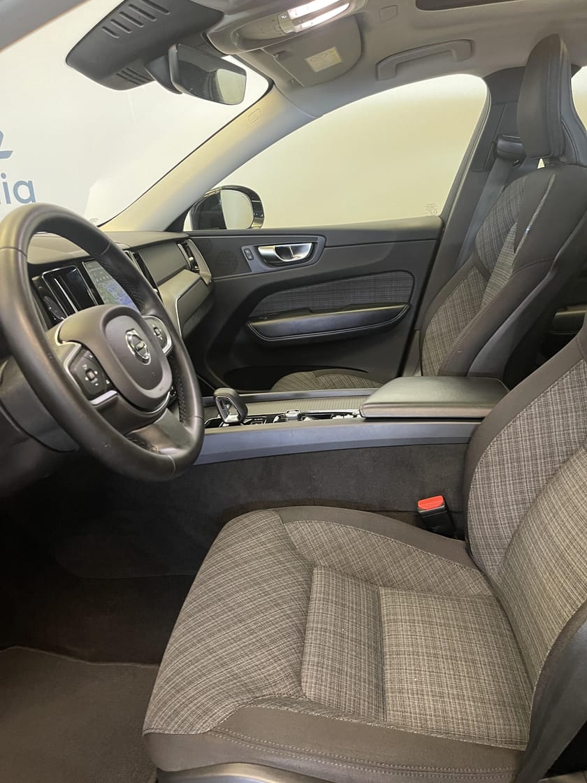 Bild 5 av Volvo XC60 Recharge T6 Core Edition / Dragkrok / Navigation /