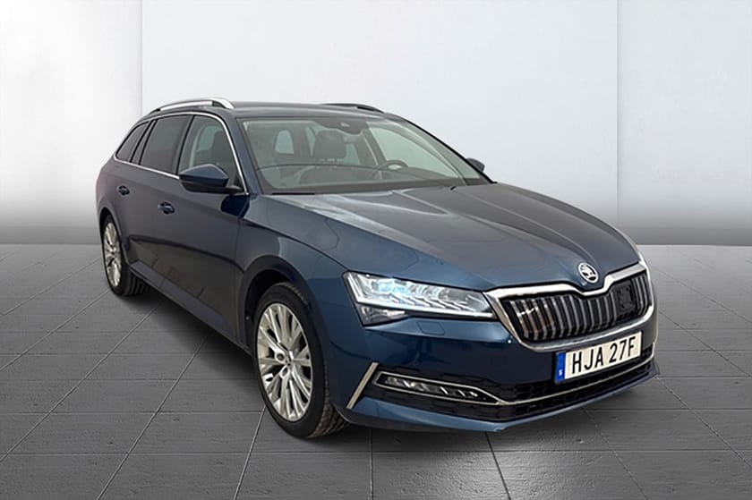 Bild 3 av Škoda Superb iV Kombi 1.4 Business Style Drag Kamera Värmare Keyless 218hk