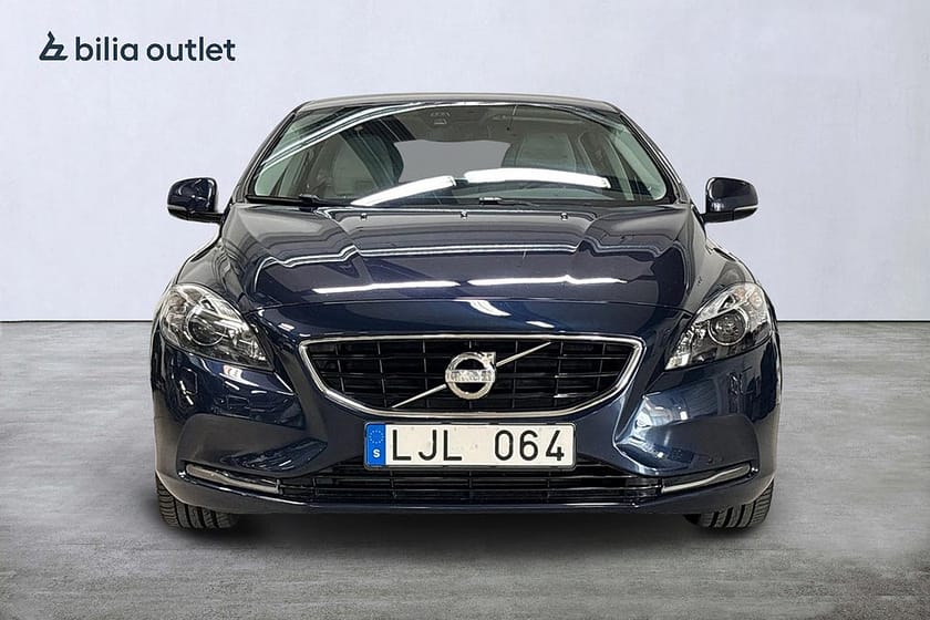 Bild 2 av Volvo V40 D2 Momentum 115hk P-värm PDC KamremBytt